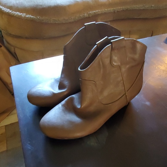 Brown booties - Picture 5 of 6